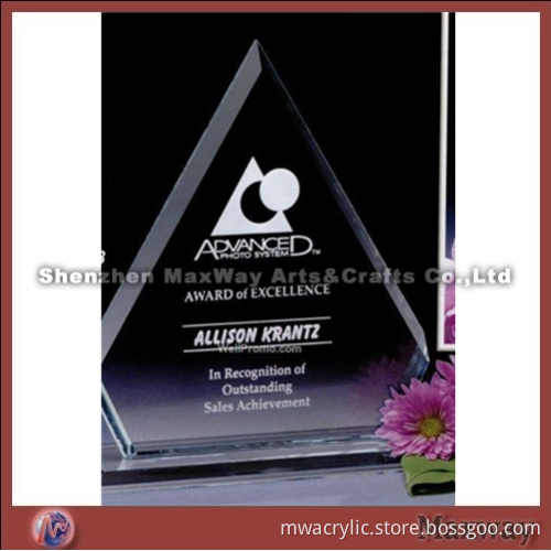 Clear Pyramid High Grade Glass Award